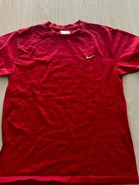 Vintage Y2K Nike Embroidered Small Logo Red Men’s Small Silver Tag